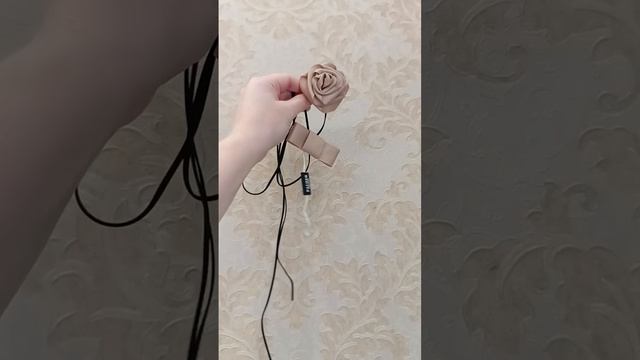 Длинный чокер с цветком и брошкой под заказ смотреть онлайн