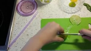 Как приготовить самый вкусный летний напиток , лайм, вода, лимон, стаканчик, лед