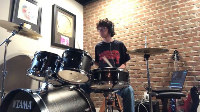STOMACH BOOK- Animals/We All Fall Down Drum Cover смотреть онлайн