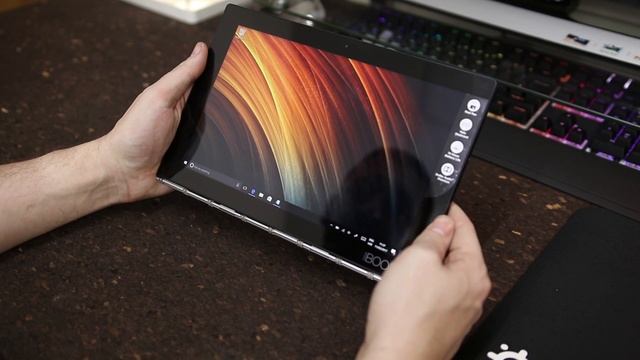 Lenovo Yoga Book - Unboxing & Review смотреть онлайн