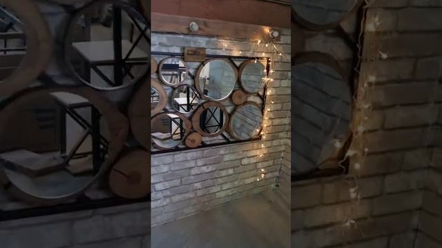 Панно из зеркал и спилов дуба. www.easyloft.net смотреть онлайн