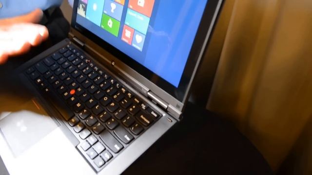 Lenovo ThinkPad Yoga Lift & Lock Keyboard Demo смотреть онлайн