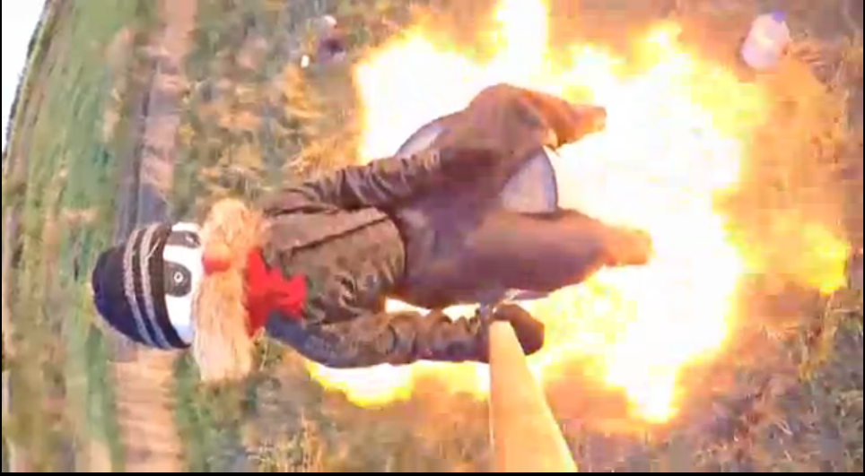 Блогеры запустили в воздух бочку с карбидом смотреть онлайн