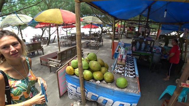 Остров Ява. Пляжи Джокьякарты. Песчаные дюны и гора Gua Langse смотреть онлайн