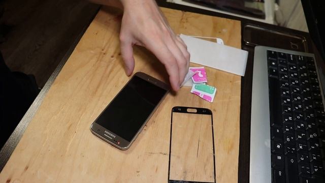 КАК ПРАВИЛЬНО КЛЕИТЬ ЗАЩИТНОЕ СТЕКЛО НА СМАРТФОН? смотреть онлайн