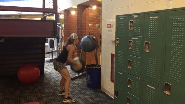 7 Wall Balls смотреть онлайн