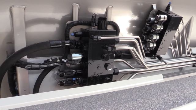 NL5060 G5 Spreader Walkaround | New Leader смотреть онлайн