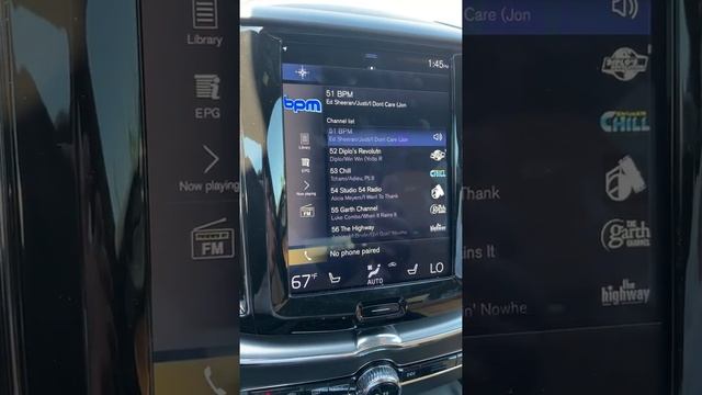 How to use the radio and set the volume on a Volvo XC 60 SUV смотреть онлайн