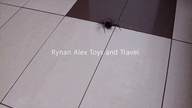 Zuru Robo Alive Spider смотреть онлайн