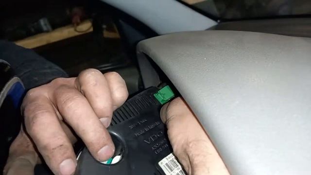 Лада Калина Замена лампочек подсветки панели приборов / Replacement of instrument panel light bulbs смотреть онлайн