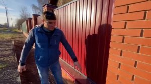 Устройство забора с кирпичными столбами на ленточном фундаменте