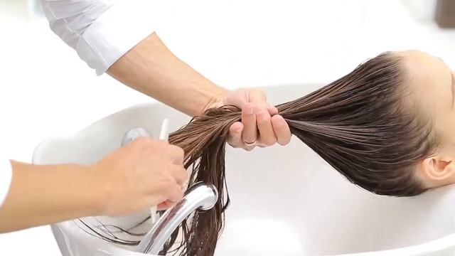 Как пользоваться: Moroccanoil Restorative Hair Mask Восстанавливающая маска смотреть онлайн