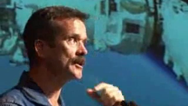 Chris Hadfield's space toilet - Where do shooting stars come from? смотреть онлайн