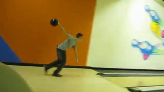 Great 14 yr old bowler смотреть онлайн