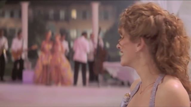 The Way You Look Tonight - My Best Friend's Wedding HD смотреть онлайн