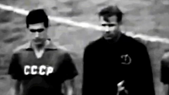 Lev Yashin vs 30 Football Legends ??(Lev Yashin vs Football) смотреть онлайн