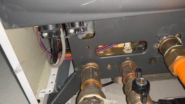 BAXI LUNA 3. Щелкает мотор 3ходового клапана смотреть онлайн