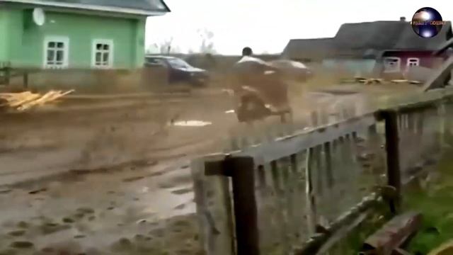 Школьник купил скутер в 14 лет и раздает на заднем колесе смотреть онлайн
