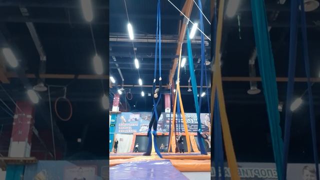 1/6 НАШЕГО ЗАНЯТИЯ ?? ВОЗДУШНАЯ ГИМНАСТИКА | | РАСТЯЖКА | ШПАГАТ В МИНУС | ВЕЗУЧАЯ АНАСТАСИ смотреть онлайн