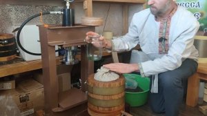 Ч-1. Какая разница давления  30т и 40тонн по выходу масла/ Давим живое масло из семян подсолнечника