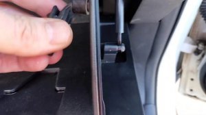 Замена салонного фильтра Geely Atlas