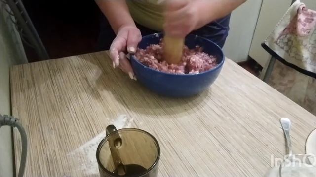 Готовим домашние пельмени. Ночной жор. смотреть онлайн