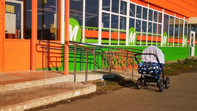 Мамы, не оставляйте одних детей в коляске! Их могу украсть! смотреть онлайн