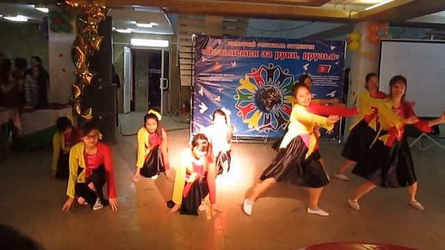 Bống bống bang bang - Возьмёмся за руки, друзья! - ĐHSPQG TULA смотреть онлайн