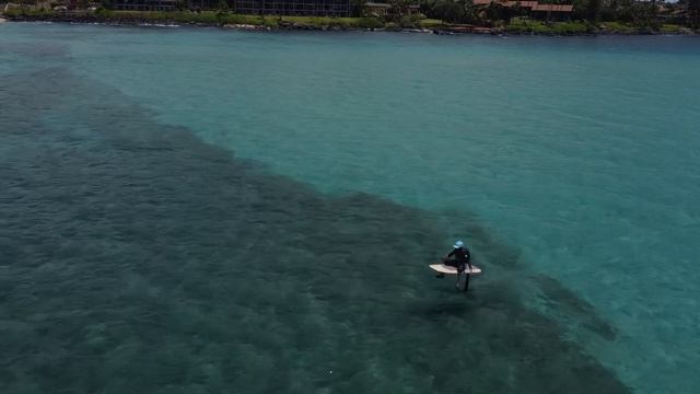 Best EFoil in the world ! Come take a #Fliteboard lesson with E-FoilHawaii.com смотреть онлайн