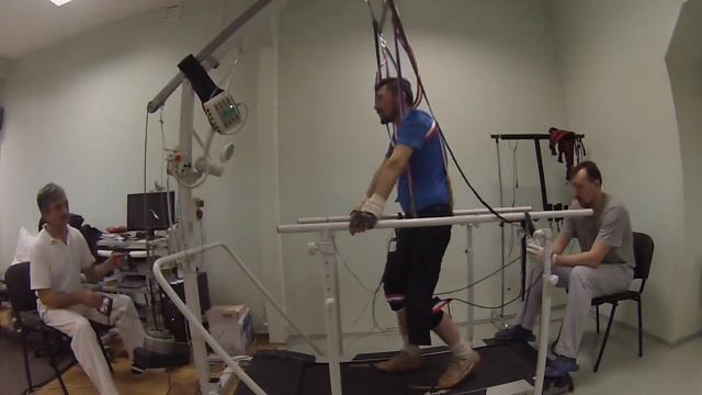 Ходьба на беговой дорожке 24.12.2014 смотреть онлайн