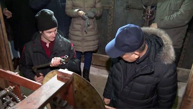 Александр Дрозденко завел часы на Часовой башне смотреть онлайн