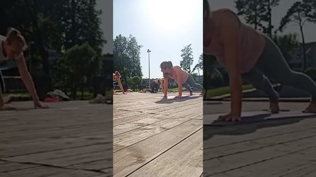 Йога в парке смотреть онлайн