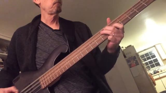 Dean Rhapsody 12-string bass guitar смотреть онлайн