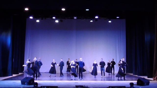 Рядом с вальсом