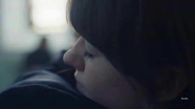 Daisy Edgar-Jones. Normal People S1E10 - embrace at funeral смотреть онлайн