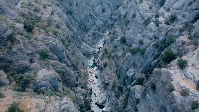 Лечебная\приятная музыка под красивый полет дрона- музыка для спокойствия\расслабления\горы\водопад смотреть онлайн