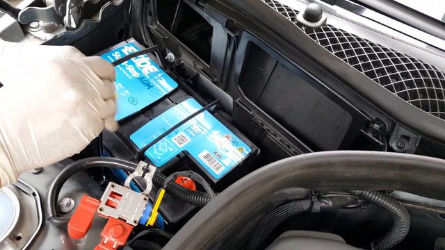 Mercedes-Benz ! Classe E250 ! Cambio batteria --- Class E250 battery change ! смотреть онлайн