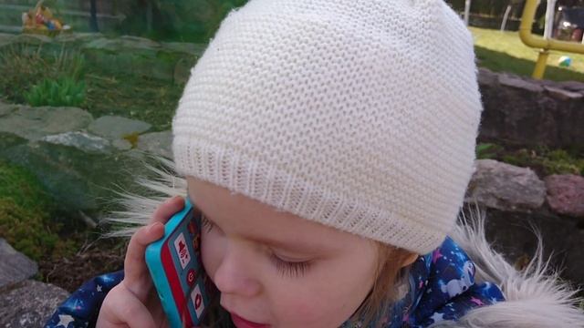 Дети развлекают себя на даче #видеодлядетей #дети #kids #kidsvideo #детинавелосипеде