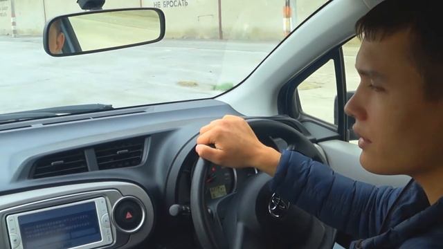 Обзор Toyota Vitz KSP130 2012г Без пробега по РФ смотреть онлайн