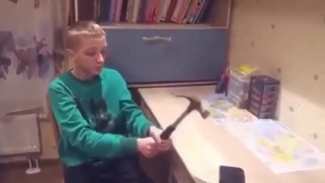 Краш-тест противоударного чехла смотреть онлайн