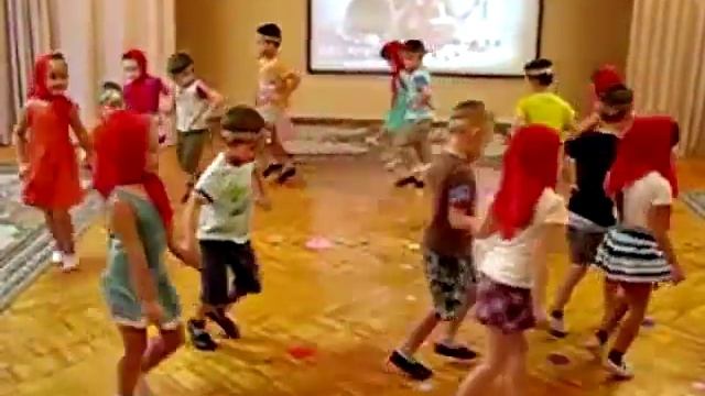 "Танец рябинок и орехов" Евтодьевой Аллы смотреть онлайн