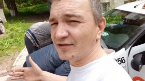 Меняем лампочки ближнего света на рено,со всей бригадой!