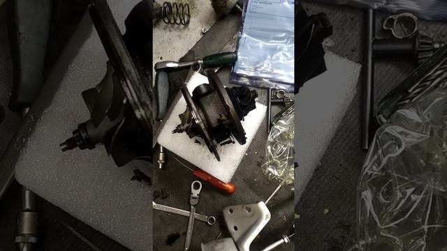 Тойота Авенсис 2.0 D4D забитый сажевый фильтр испортил турбину. смотреть онлайн