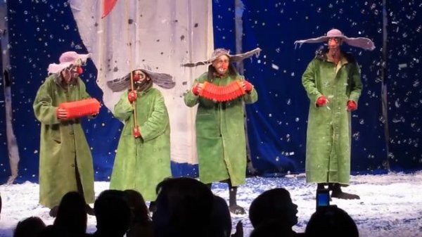 Blue Canary (Snow Show by Slava Polunin)