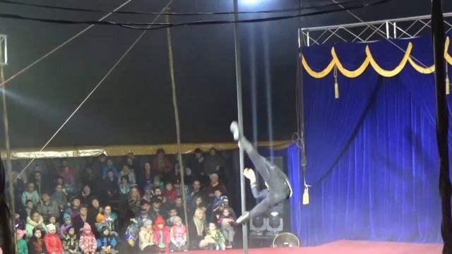Один из номеров - цирка шапито. смотреть онлайн