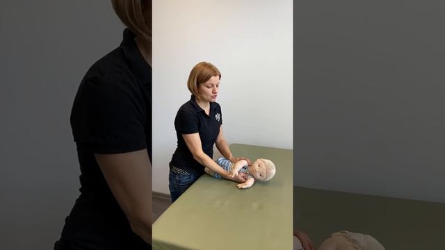 Handling 1: Как правильно поднимать и класть младенца смотреть онлайн