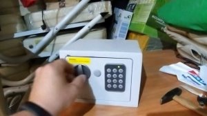 Установка нового пароля на сейфе из Леруа