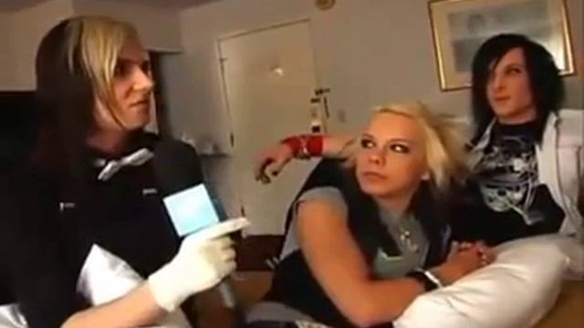 Страйфи говорит о Tokio Hotel, а Билл говорит о Cinema Bizarre смотреть онлайн