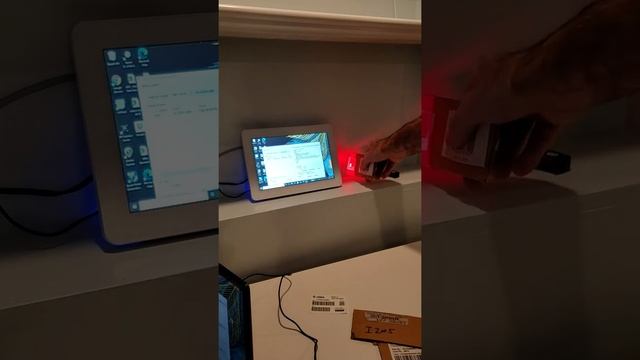Dolphin 10.1 " Display with Integrated Scanner смотреть онлайн