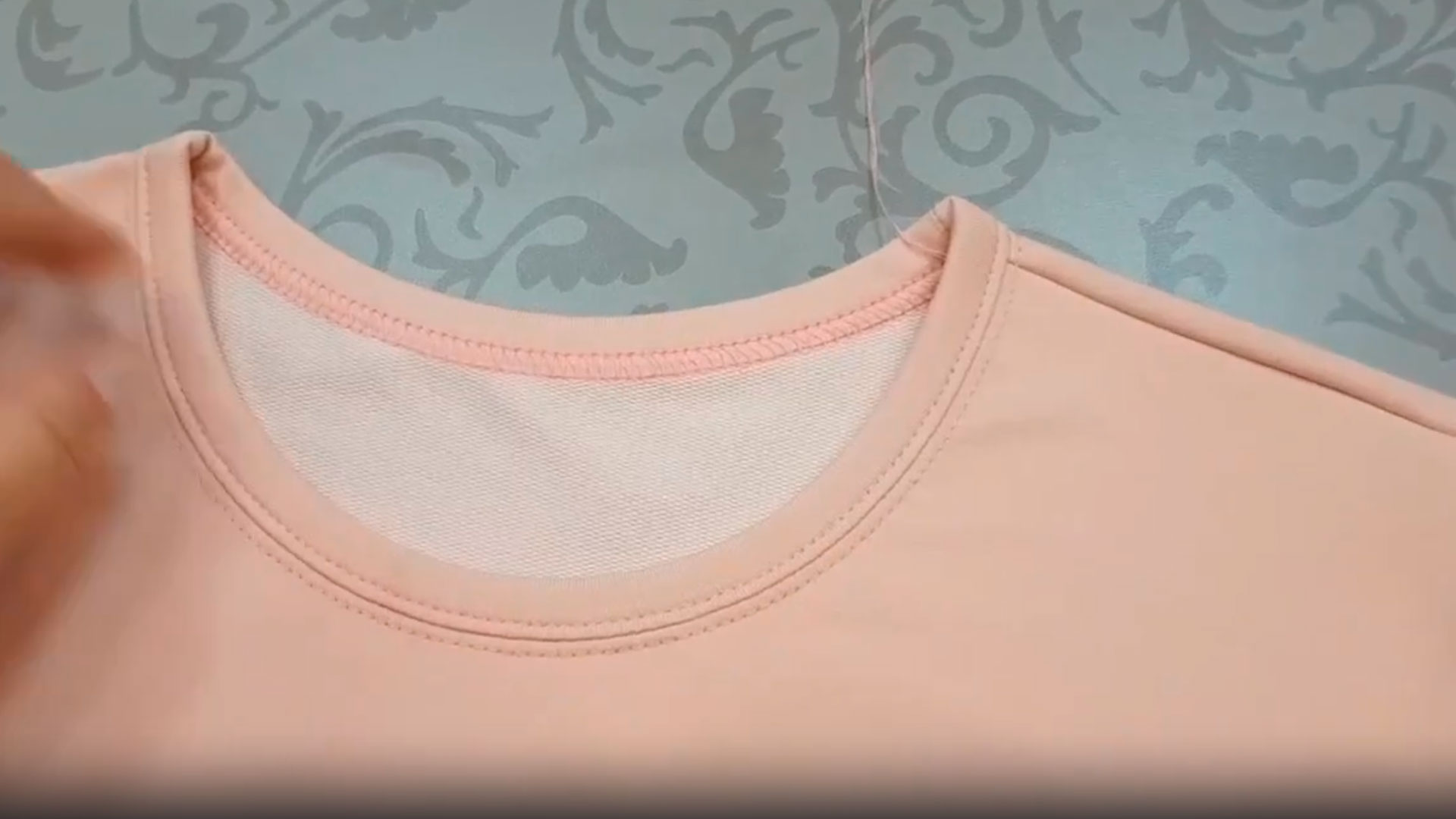 Способ обработки горловины трикотажа бейкой смотреть онлайн